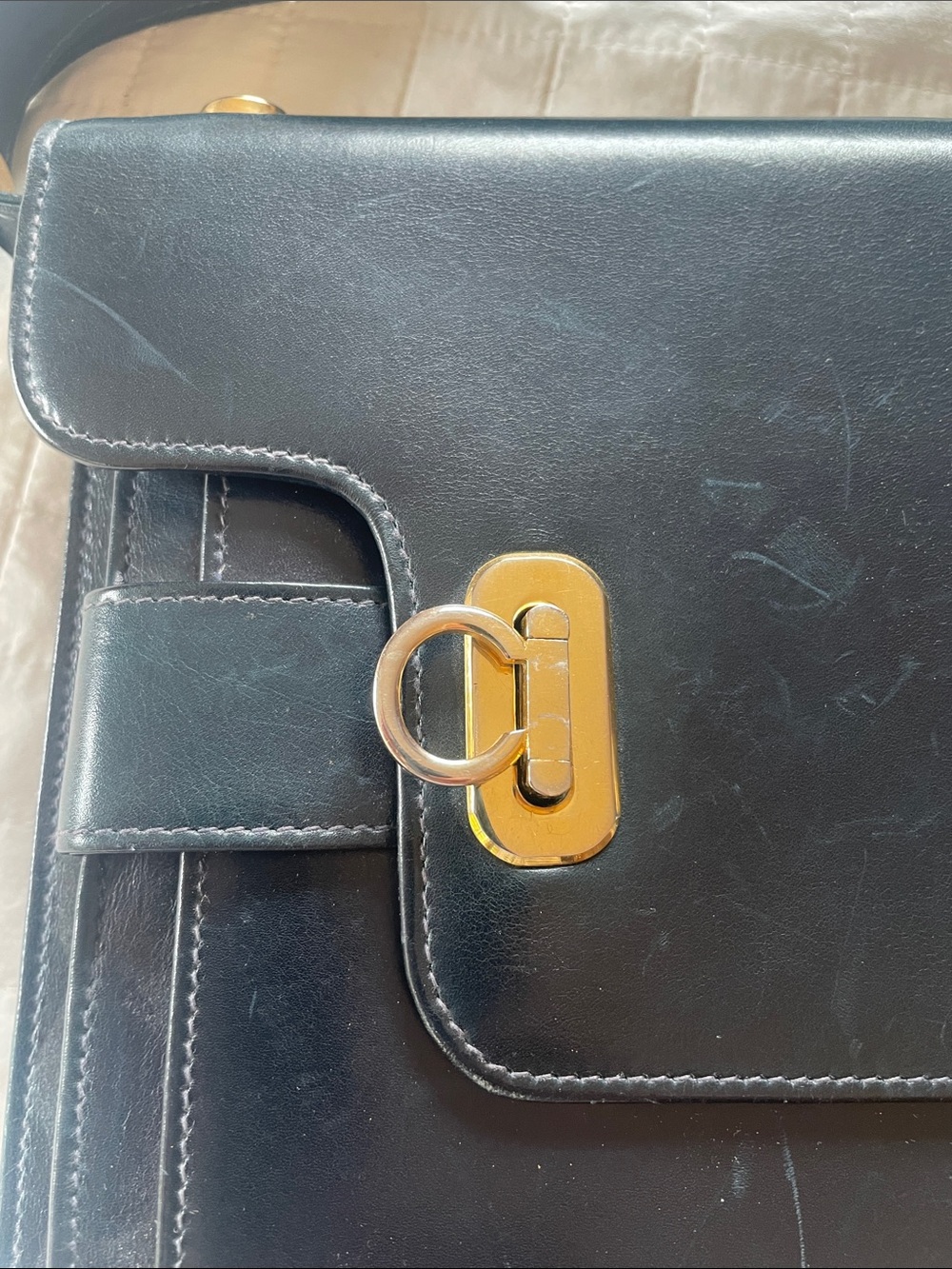 Vintage Salvatore Ferragamo - Navy Leather Shoulder Bag with Gold Hardware - Picture 4 of 5